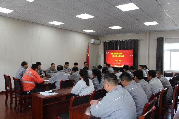 【理論宣講】鑫巖石料開展“黨建引領(lǐng)把方向，凝心聚力促發(fā)展”宣講活動