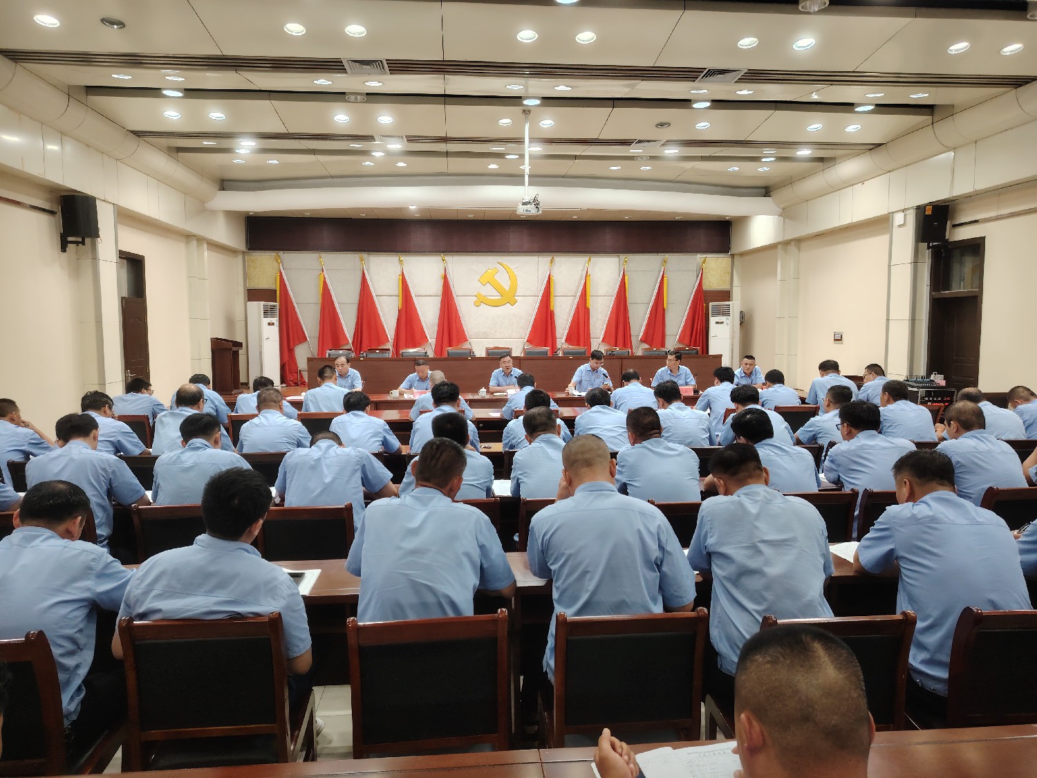 東大煤礦召開(kāi)安全生產(chǎn)工作安排部署會(huì)議